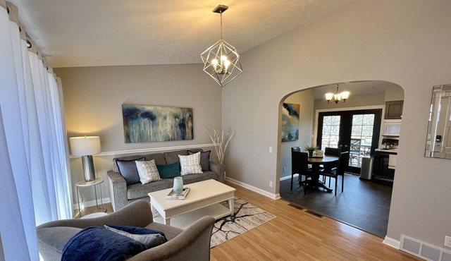 Cozy & Updated Home - Minutes from I-80
