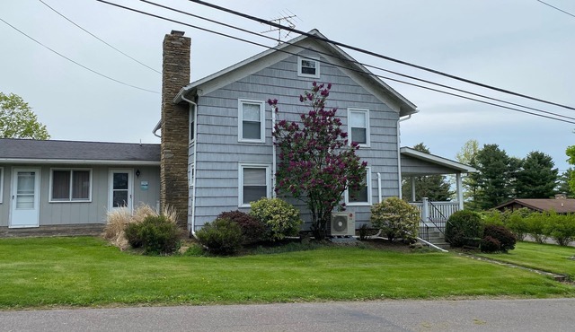 Cozy updated house with gorgeous view near Eagles Mere Lake