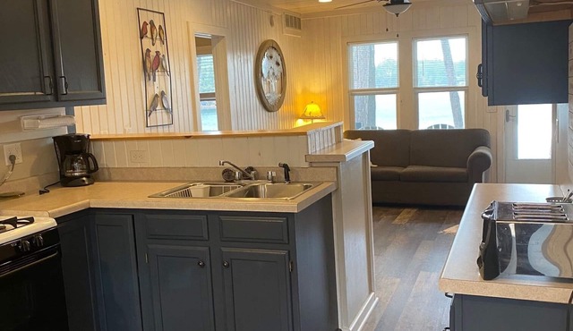 Cozy Updated Lakefront Cottage on the Waupaca Chain O'Lakes #1