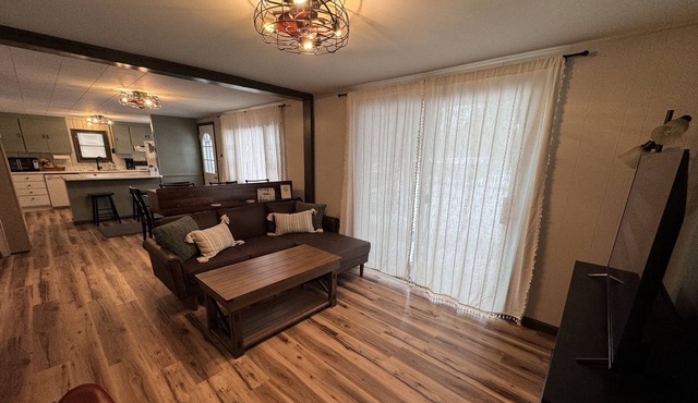 Cozy updated cabin close to ORV trails and blocks from the beach!!