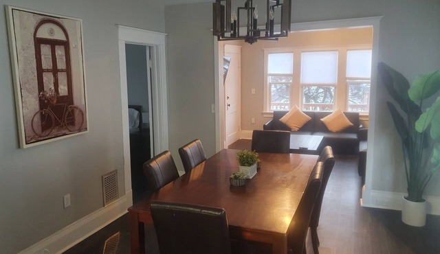 Cozy upper apartment in North Buffalo