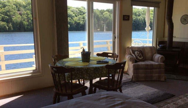 Cozy Upper Boathouse For Rent