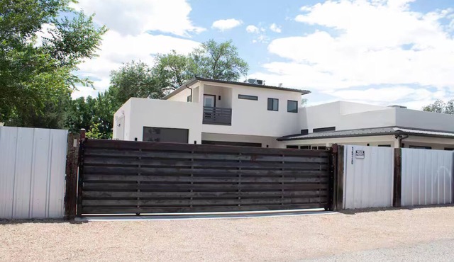 Cozy Upscale Casita