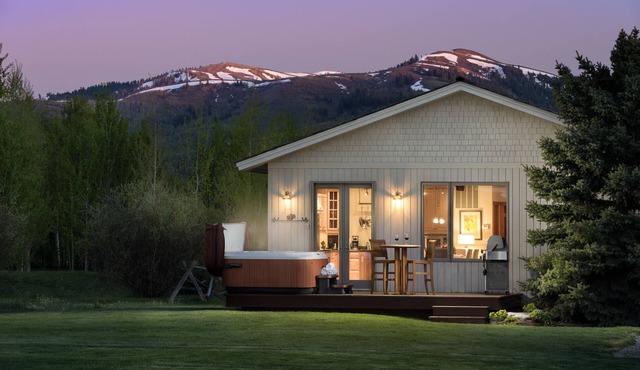 Cozy Upscale Guesthouse/Discounted extended stays