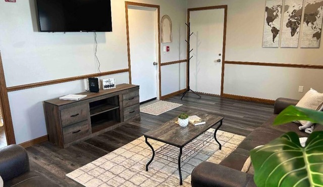 Cozy Upstairs Apartment -centrally located near Troy, Piqua, and Greenville.