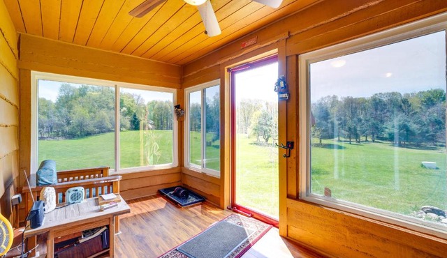 Cozy Upstate New York Getaway with Fire Pit!