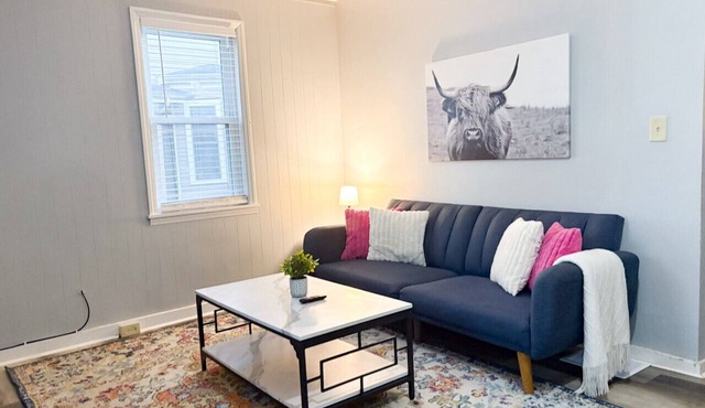 Cozy Urban Escape with 3 Bedrooms 1.5 bath