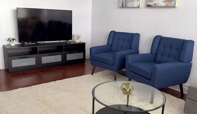 Cozy Urban Retreat in the Heart of Chicago