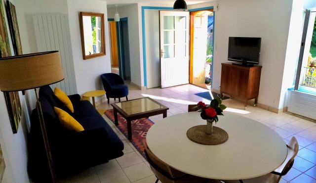 COZY VACATION HOME IN THE COUNTRYSIDE