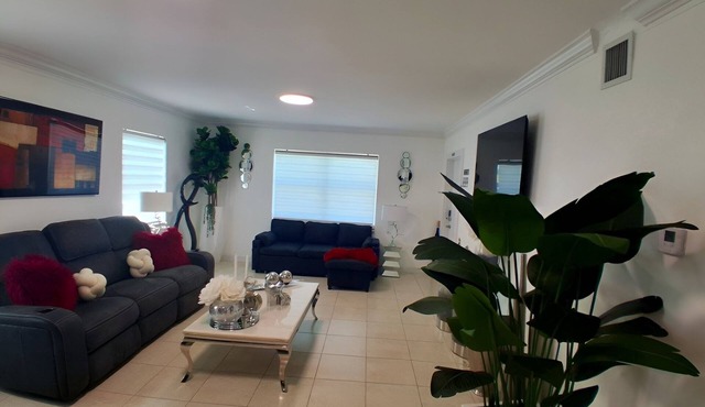 Cozy vacation home w/a spacious outdoor area. Near to great beaches and casinos