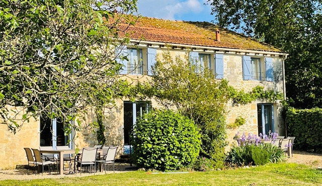 Cozy vacation home with pool amidst the vineyards