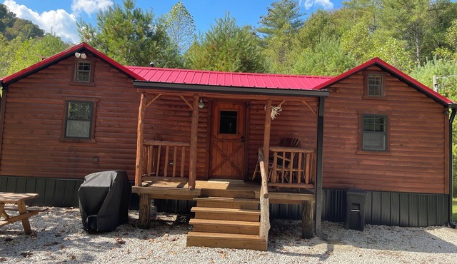 Cozy Vanceburg Nature Cabin with RV Hookup Option