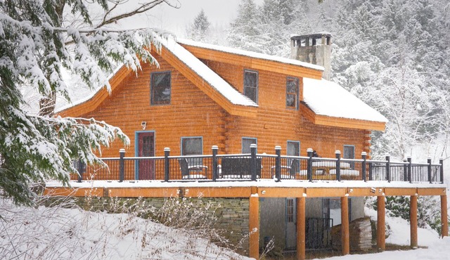 Cozy Vermont Log Cabin Near Okemo & Killington ~ The Perfect Snowy Getaway
