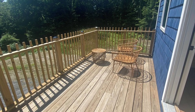Cozy Vermont Retreat: Your Ideal Short-Term Rental Near Ski Resorts!