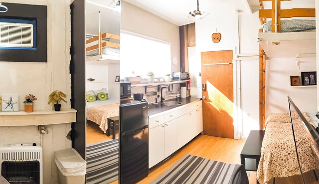 Cozy Vibe MicroFlat with AC, W/D, FastWiFi in the heart of Fishtown Philadelphia