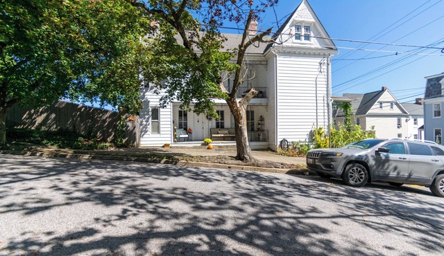 Cozy Victorian in the Heart of Downtown Westminster.