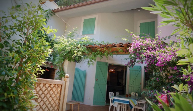 Cozy villa 🌞, air-conditioned, 5' walk to San Ciprianu beach 🌊