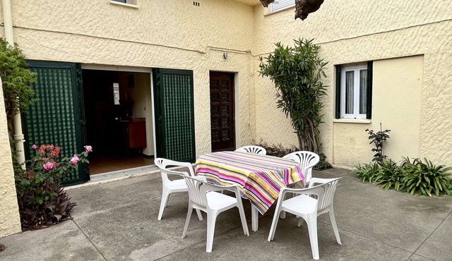 Cozy Villa in Argelès-sur-Mer, Near Beach, 2 Bedrooms, Terrace, Parking