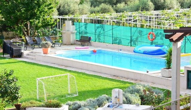 Cozy villa in Ploce with shared pool
