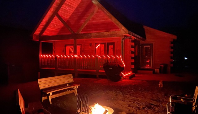 Cozy Villa next to Jellystone - 3 Bears Lodge Water Parks - 3 bedrooms