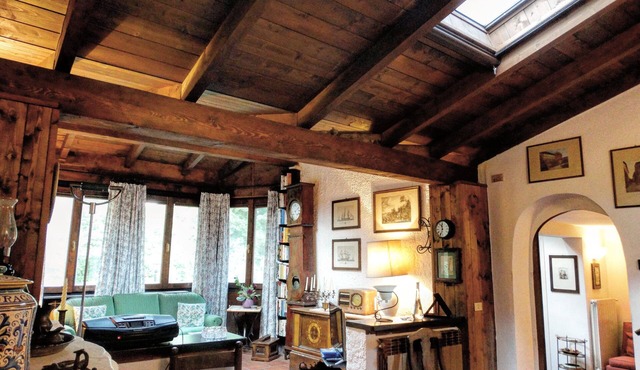 Cozy villa surrounded by greenery near Como and Milan