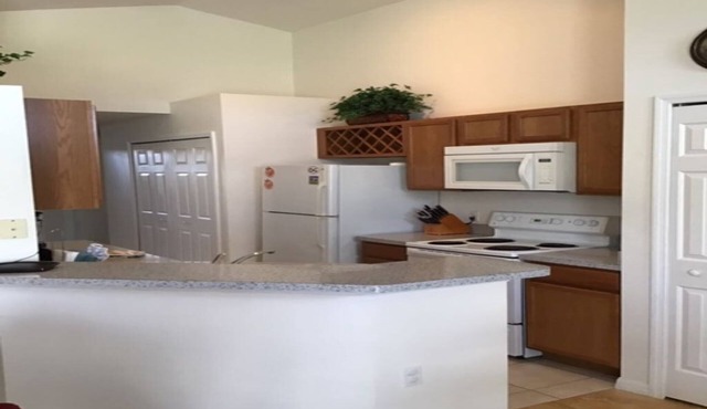 Cozy Villa with own private Pool, 4 bed 3 bath-sleeps 8