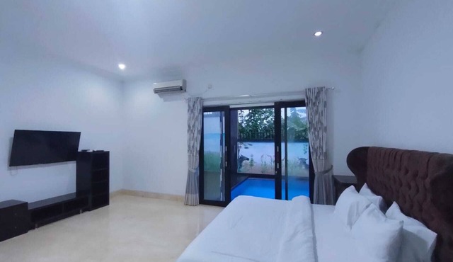 Cozy villa with private pool