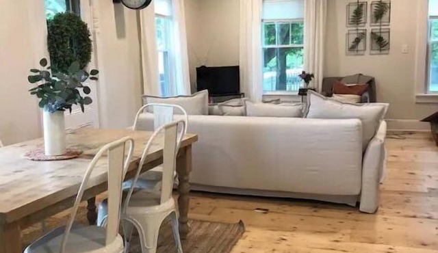 Cozy Village Cottage - Walk to Village/Bike Path