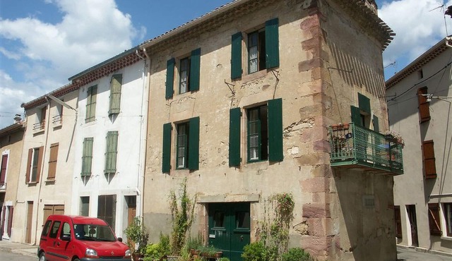 Cozy village home in the heart of Saint-Chinian