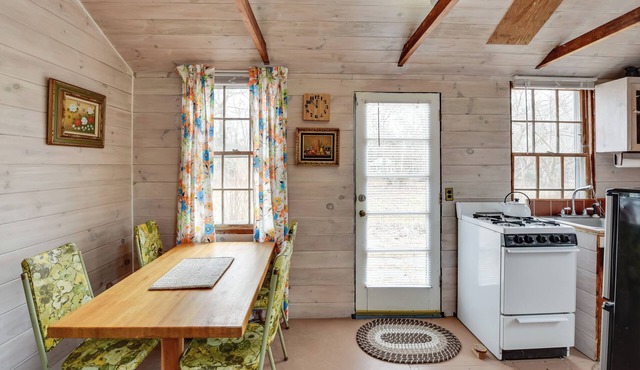 Cozy Vineyard Haven Cottage < 1 Mi to Beach!