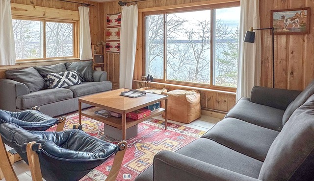 Cozy Vintage Cabin on Lake Pokegama & MTB Trails