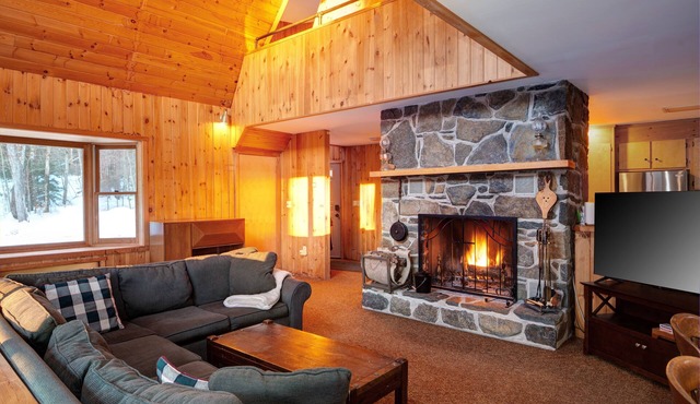 Cozy VT Retreat Minutes to Mt Snow & Stratton