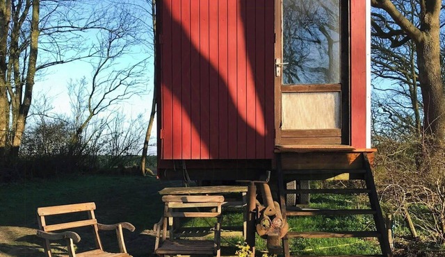 Cozy wagon house with views over the Limfjord