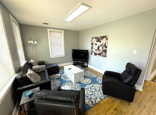 Cozy Walk up King Bed fast WiFi