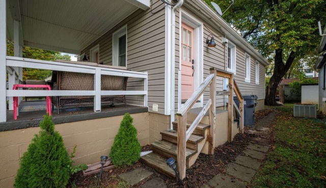 Cozy & Walkable Downtown Studio Apartment