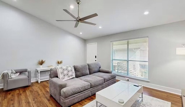 Cozy warm Condo 10min from Downtown