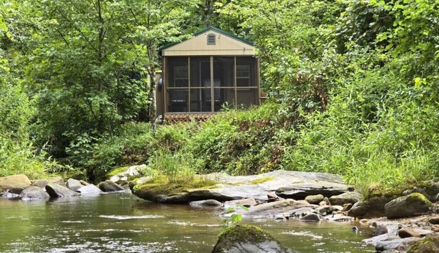 Cozy Warm Creekside Escape w/WiFi & Hot Shower