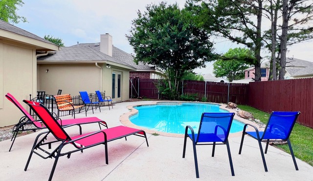 Cozy, Warm, Pool, BBQ, 2 KingBeds, Sleep 11