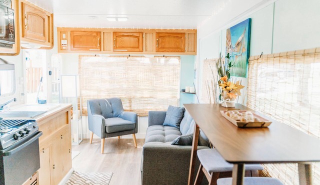 Cozy waterfront bamboo retreat, perfect for fishermen or outdoor enthusiasts
