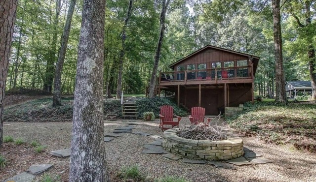 Cozy Waterfront Bungalow w/Boat Dock & Fire Pit Perfect for the Weekend or Week