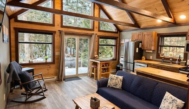 Cozy Waterfront Cabin Near Snowmobile Trails, Private Escape and Pet Friendly!