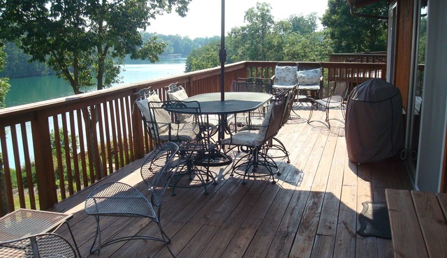 Cozy Waterfront Cottage - No Wake Cove, Great Views, New Private Floating Dock