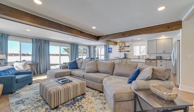 Cozy Waterfront Hale Cottage on Long Lake!
