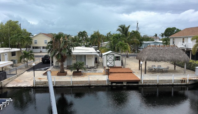 Cozy Waterfront Home with plenty of Dock and Access to Florida Bay