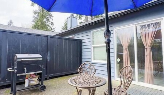 Cozy & Welcoming 2BR Lynwood Gem