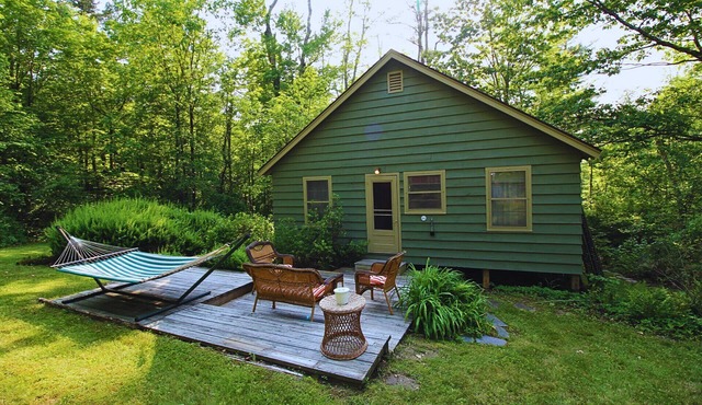 Cozy, welcoming Berkshires cottage – perfect home base & place to unplug!