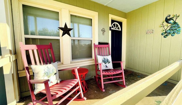 Cozy West TX Hideaway (3 TVs | pet friendly)