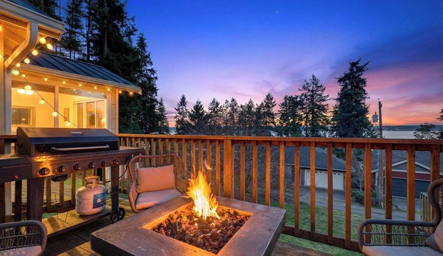 Cozy Whidbey Island Home Near Langley Waterfront & Dining | Tideview
