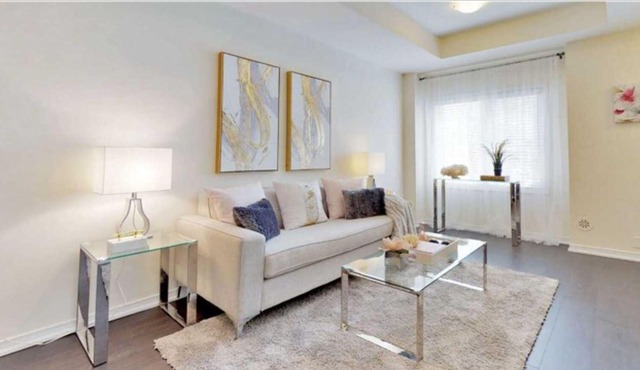 Cozy, whole Townhouse close to York U