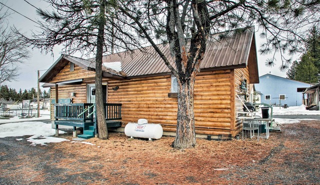 Cozy Winchester Lake Cabin: Hunting/Fishing Haven!